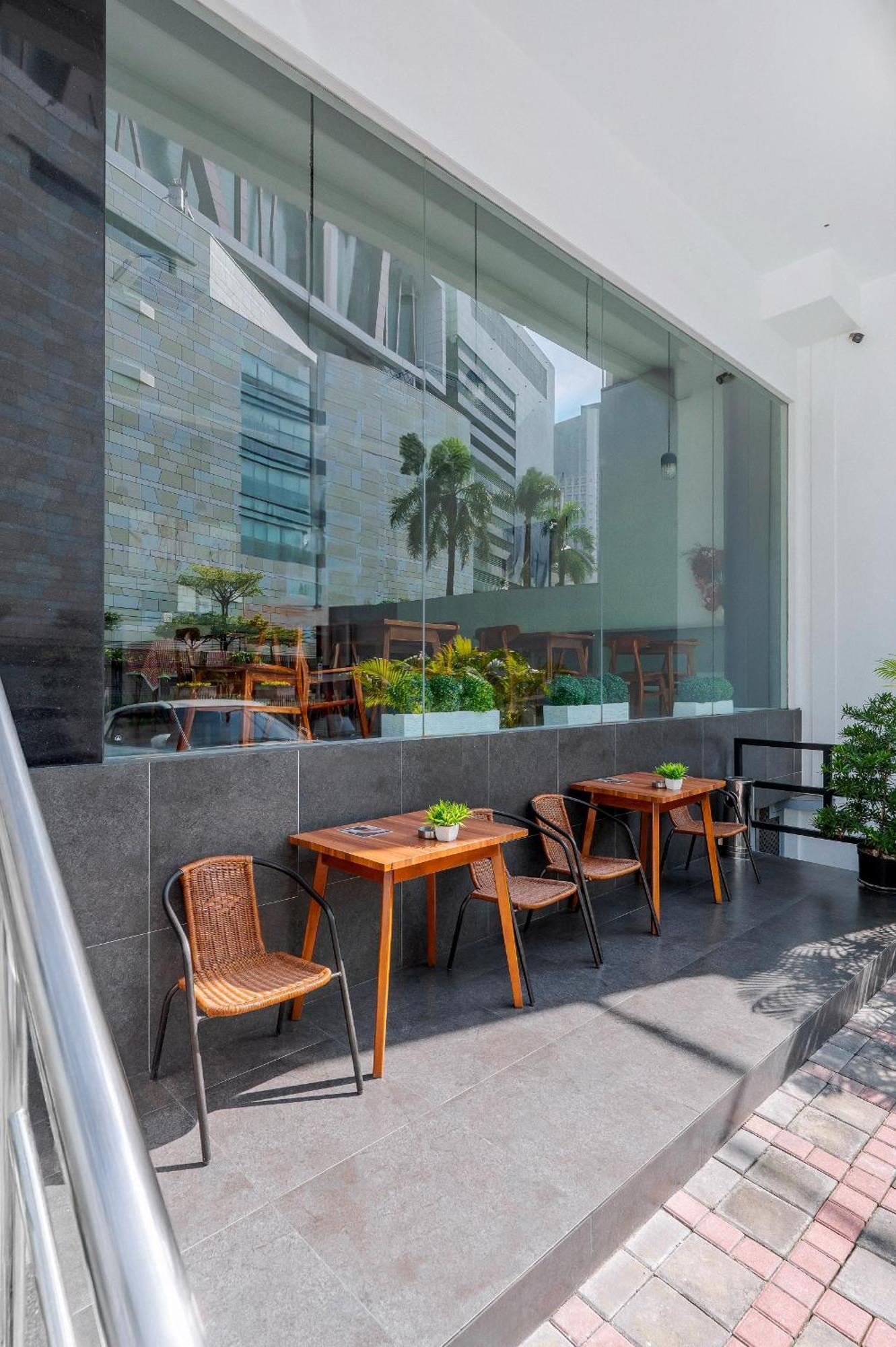 Grand Thamrin Hotel Jakarta Exterior foto